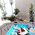 Апартаменты Quiet & Modern Maisonette