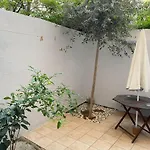 Quiet & Modern Maisonette