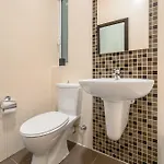Quiet & Modern Maisonette *