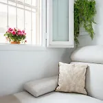 Quiet & Modern Maisonette * Слима