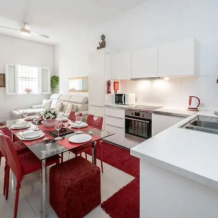 Quiet & Modern Maisonette Apartment