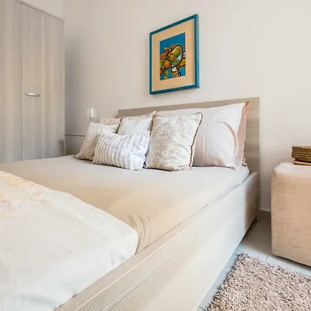 Quiet & Modern Maisonette * Sliema