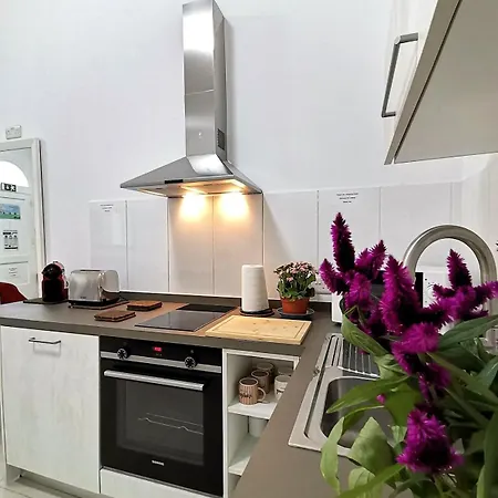 Quiet & Modern Maisonette *