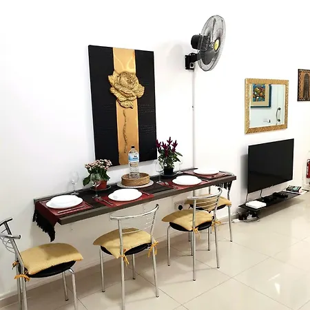 Quiet & Modern Maisonette Apartamento *