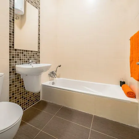 Quiet & Modern Maisonette *