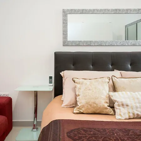 Quiet & Modern Maisonette