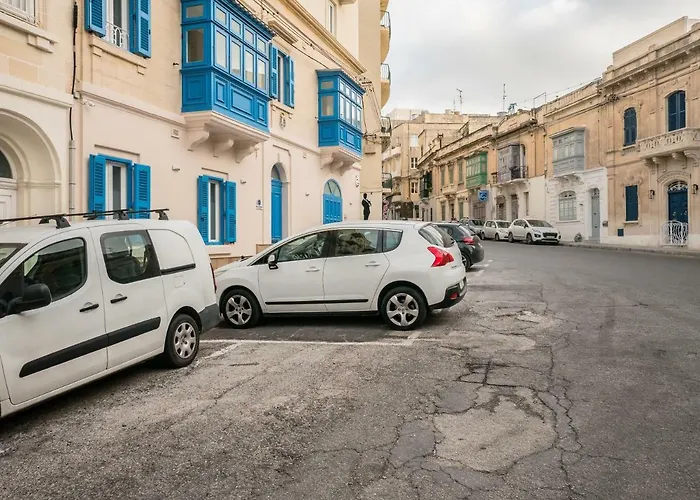 Quiet & Modern Maisonette