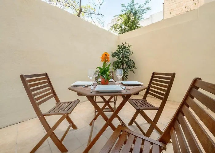 Quiet & Modern Maisonette *