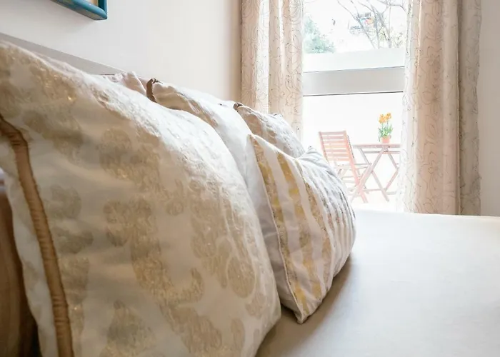 Quiet & Modern Maisonette 아파트 슬리에마